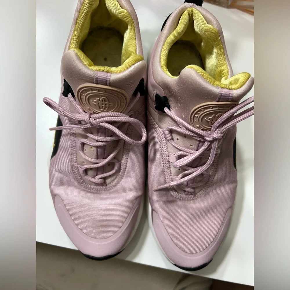 Nike Air Huarache City Move Plum Chalk Running Shoes AO3172-500 Women's Size 7